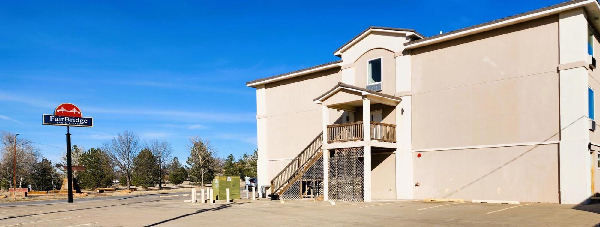 Fairbridge Inn & Suites Canadian Exterior foto